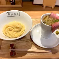 Snapdishの料理写真:麺に光を 鴨つけそば|かなさん