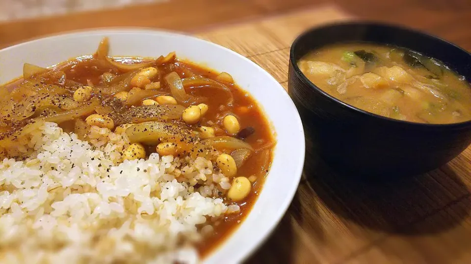 豆トマトカレー🍛
の晩ごはん✨|kaz(*･ω･)さん