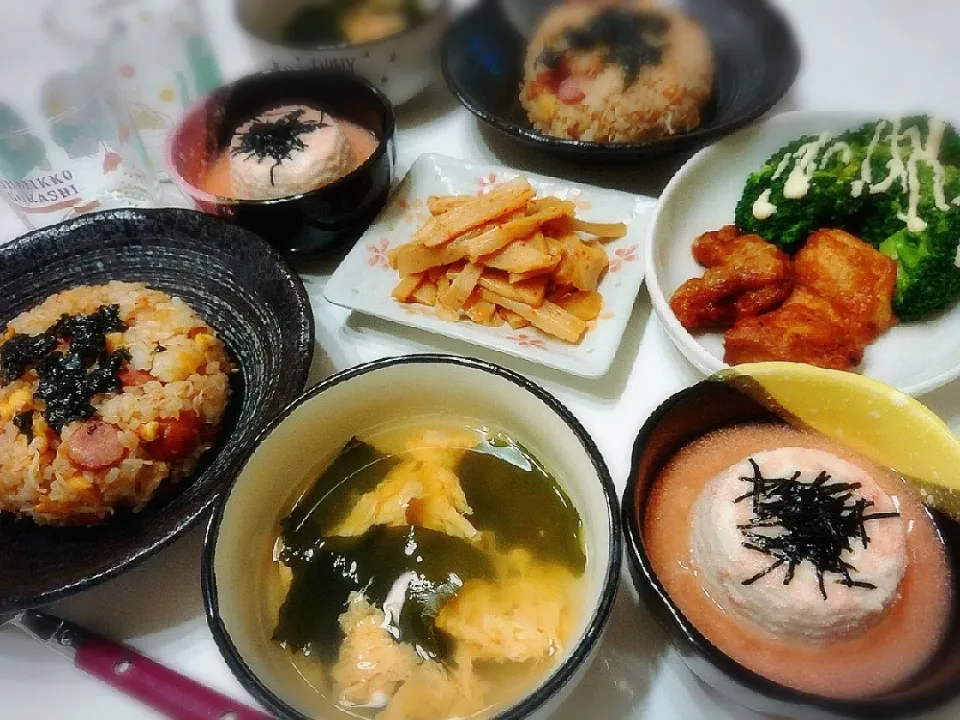 夕食(^ー^)
チャーハン
豆腐のタラコあんかけ
唐揚げ&ブロッコリー
卵とワカメの中華スープ|プリン☆さん