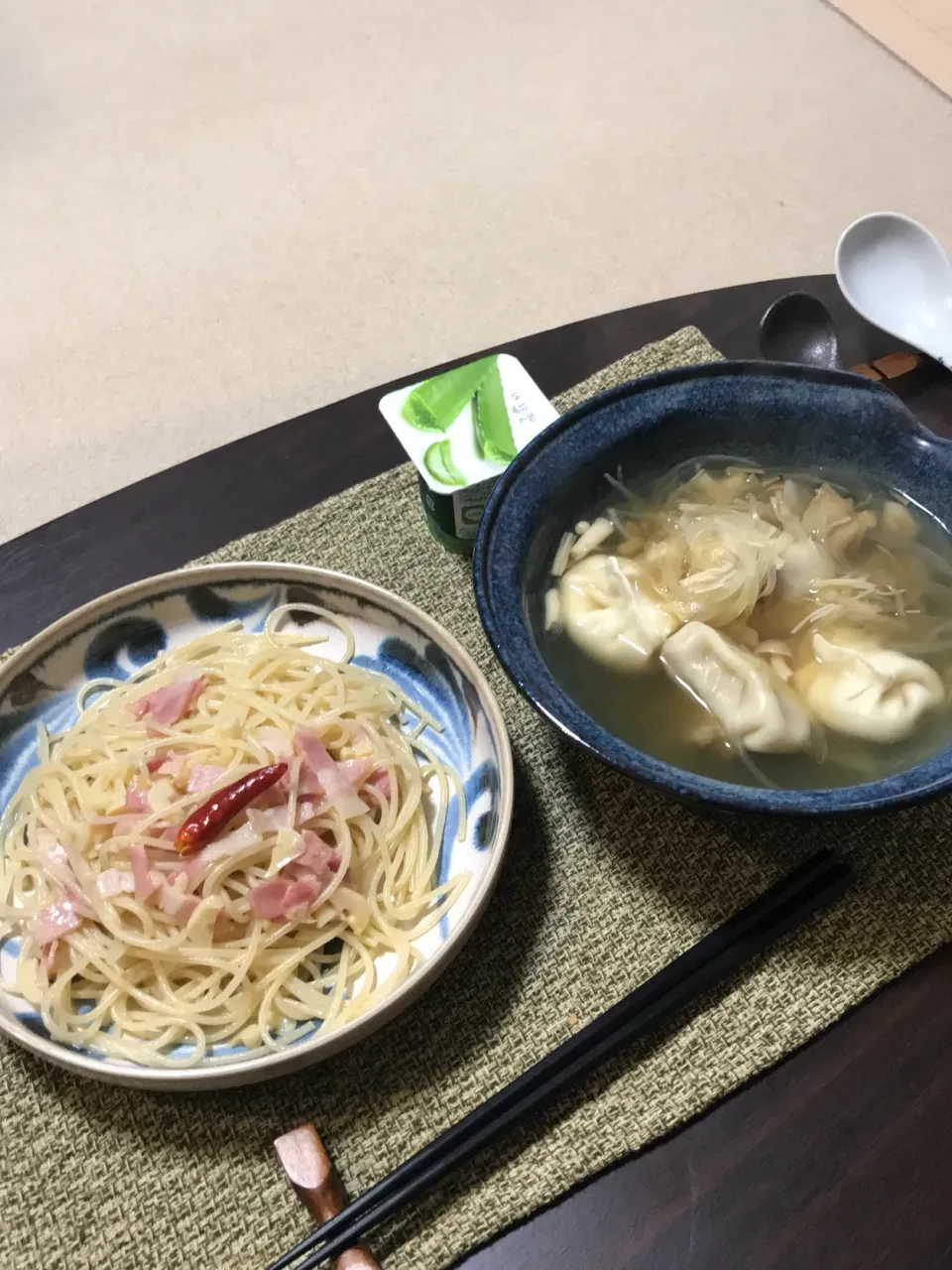 ペペロンチーノと餃子スープ|くろさん