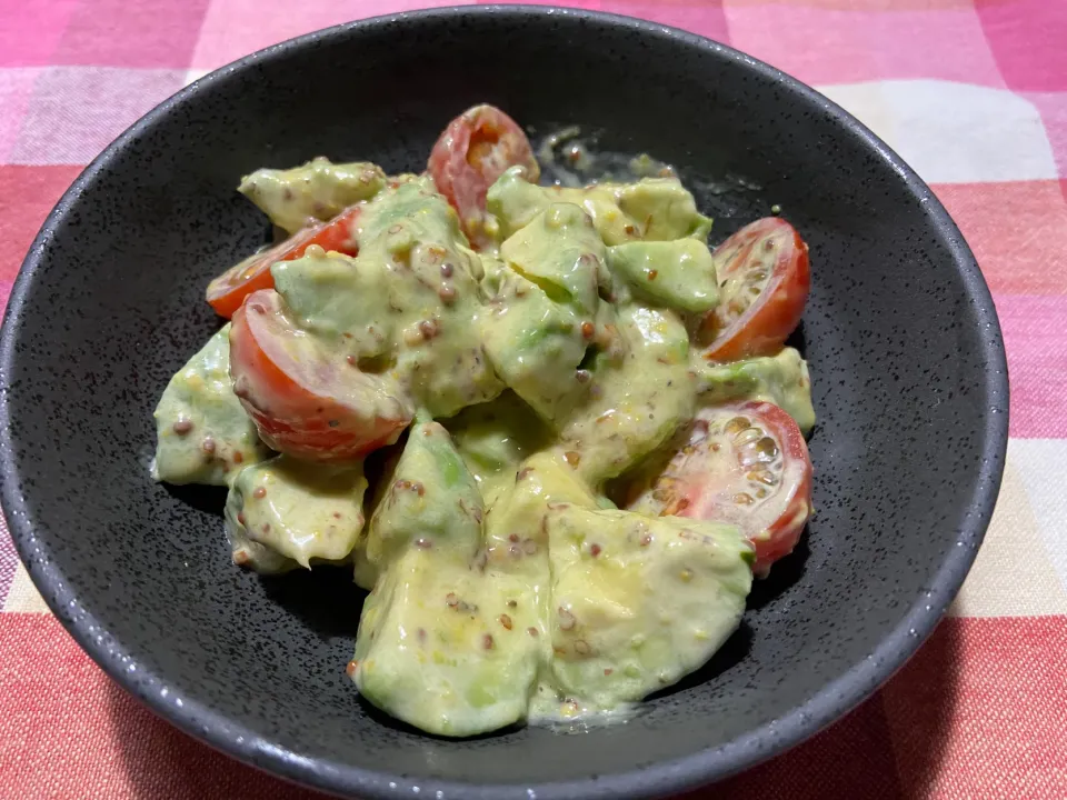 アボカドとミニトマトのハニーマスタード和え|ハルのただ飯さん