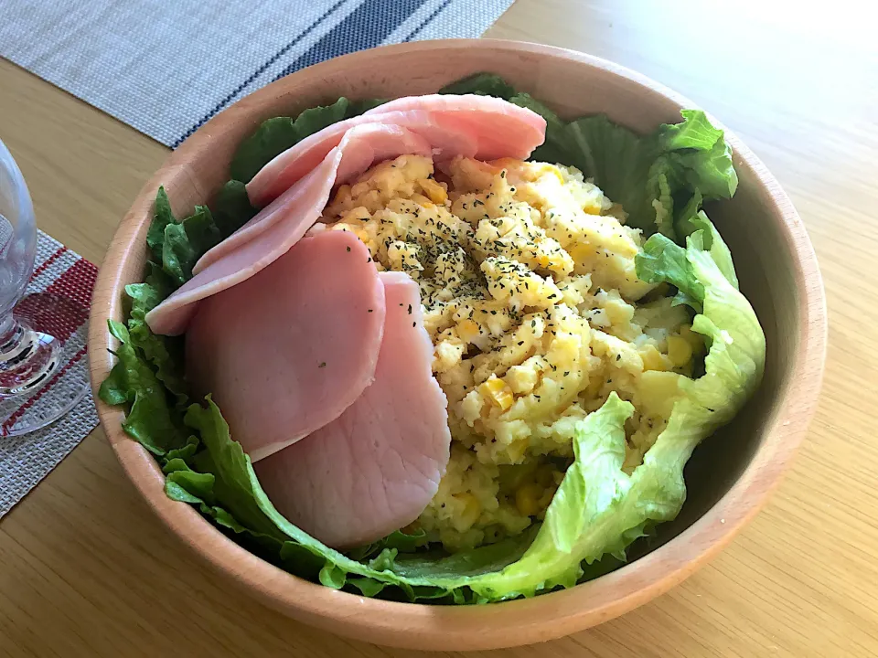 茹で卵とコーンのポテトサラダ|ぴこまるさん