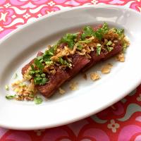 シローさんの大根餅から〜紅芯大根餅の油葱酥とパクチーのっせ