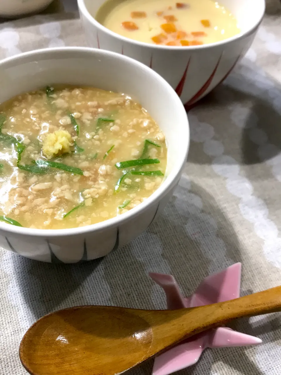 Snapdishの料理写真:そぼろあんの茶碗蒸し😊　おろし生姜を乗せると身体がポカポカ温まります💕|めぐぐさん