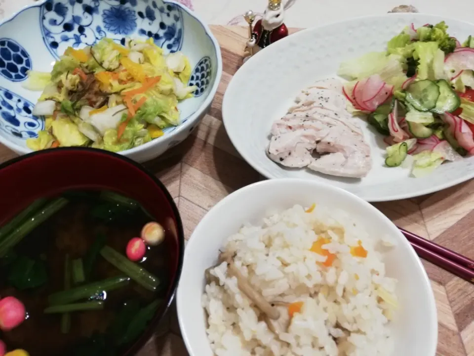 '19 12/ 23
ほたての炊き込みご飯とサラダチキン😋|たえさん