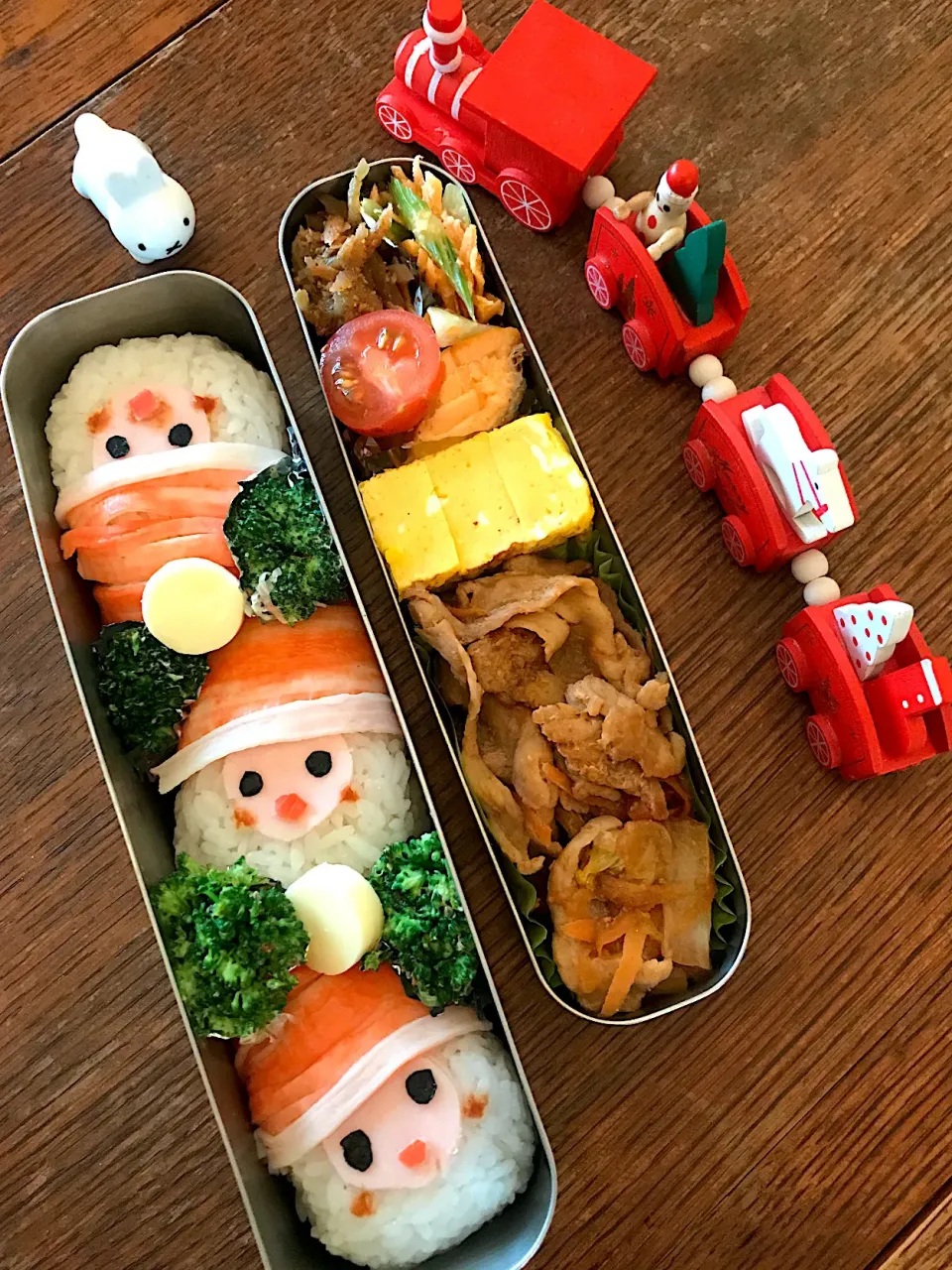 Snapdishの料理写真:ランチ #サンタおにぎり  #サンタ弁当  #お弁当  #お弁当記録  #サーモス|小松菜さん