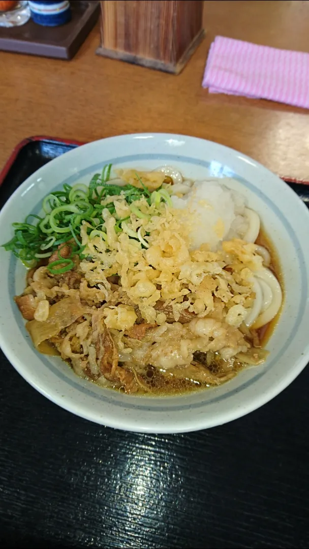 香川県高松市めりけんや高松駅前店「冷やし肉ぶっかけうどん小」|タカシさん