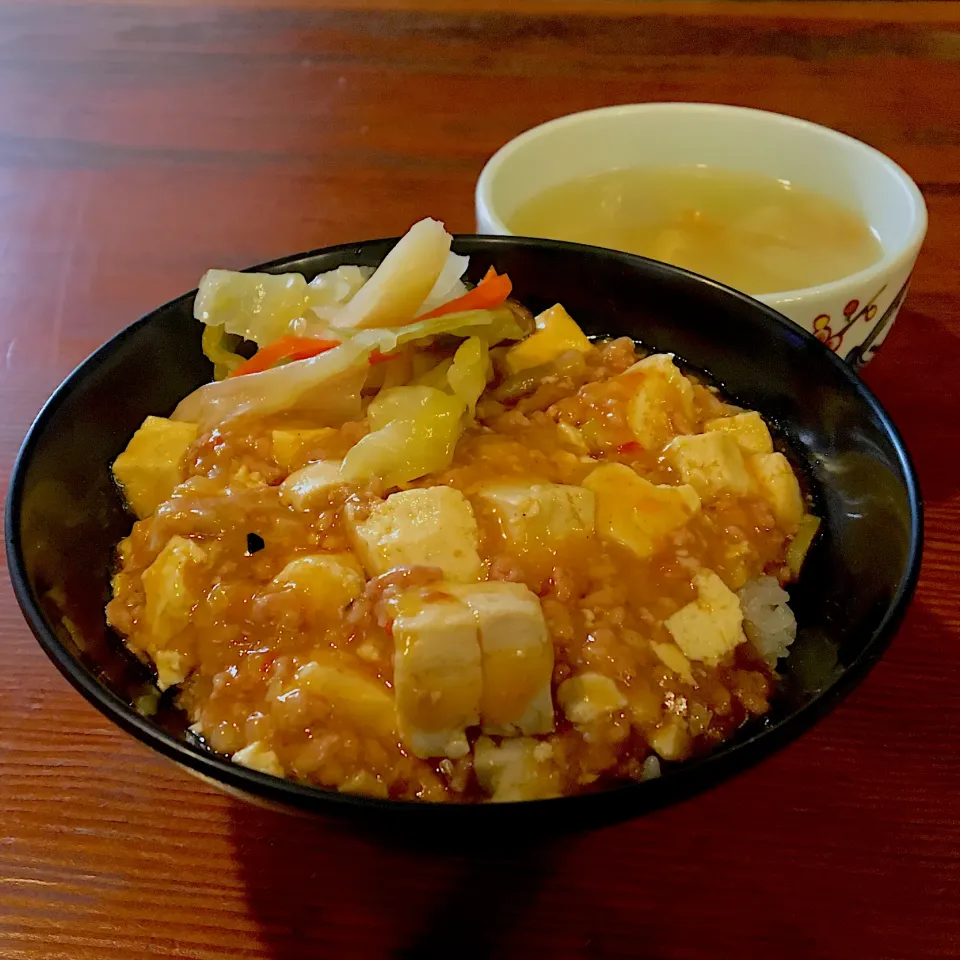 昼ごはん第2弾☀️☀️☀️                                   なんつってま麻婆豆腐丼ドーン(≧∇≦)|ぽんたさん