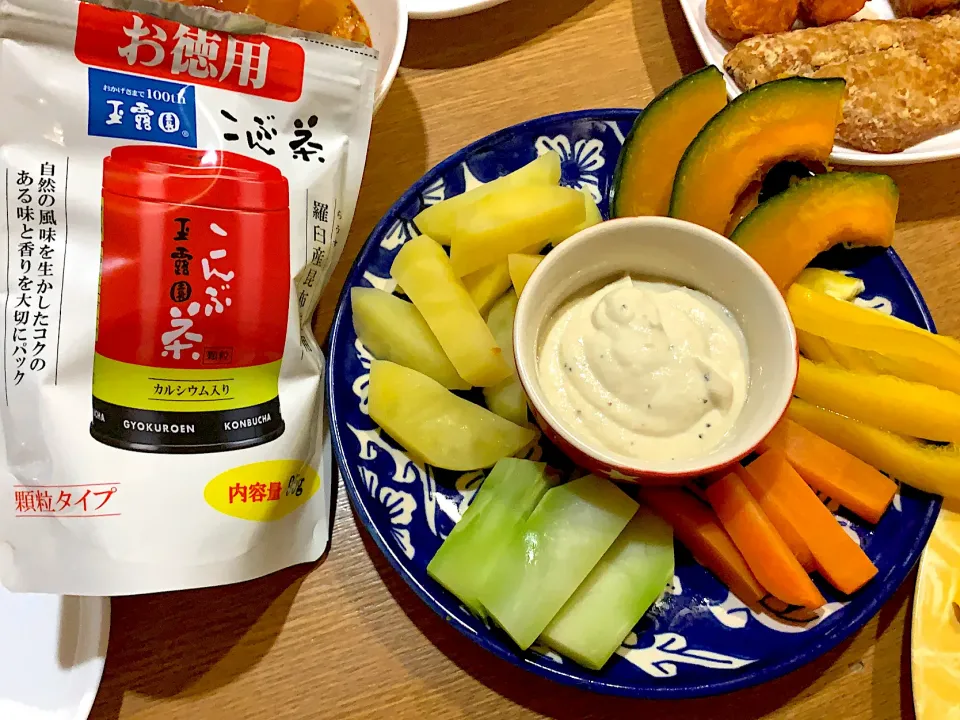 Snapdishの料理写真:蒸し野菜の豆腐こんぶ茶ディップ|みみりんさん