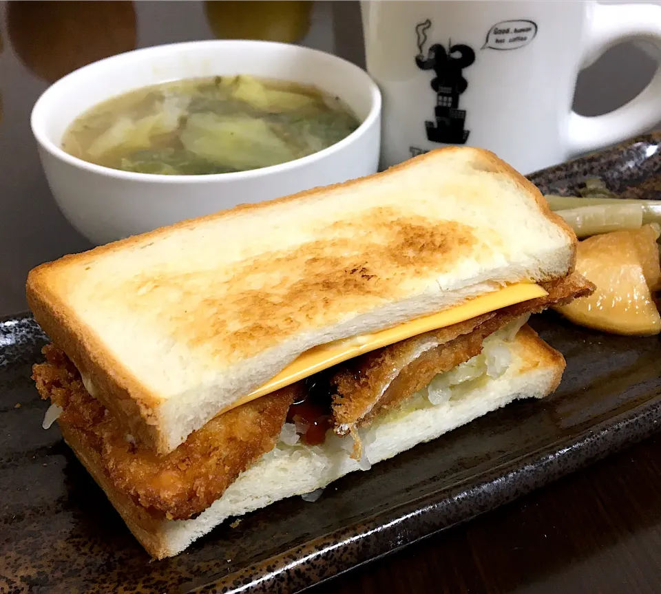 昼ごはん☀️☀️🔆断酒257日目                       アジフライのホットサンド🍞🐟🍞|ぽんたさん