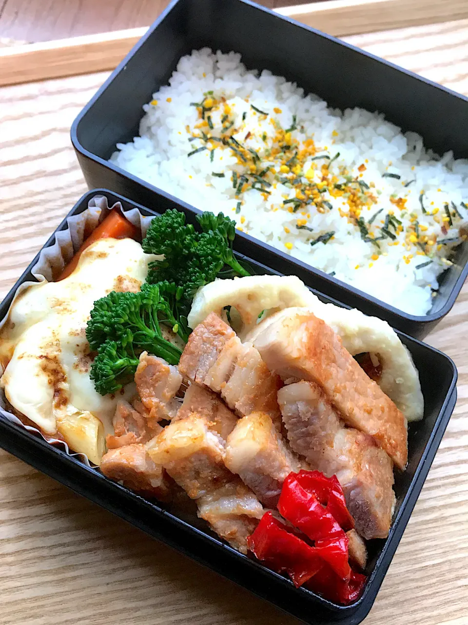 Snapdishの料理写真:豚の味噌漬け焼き弁当|二キィさん