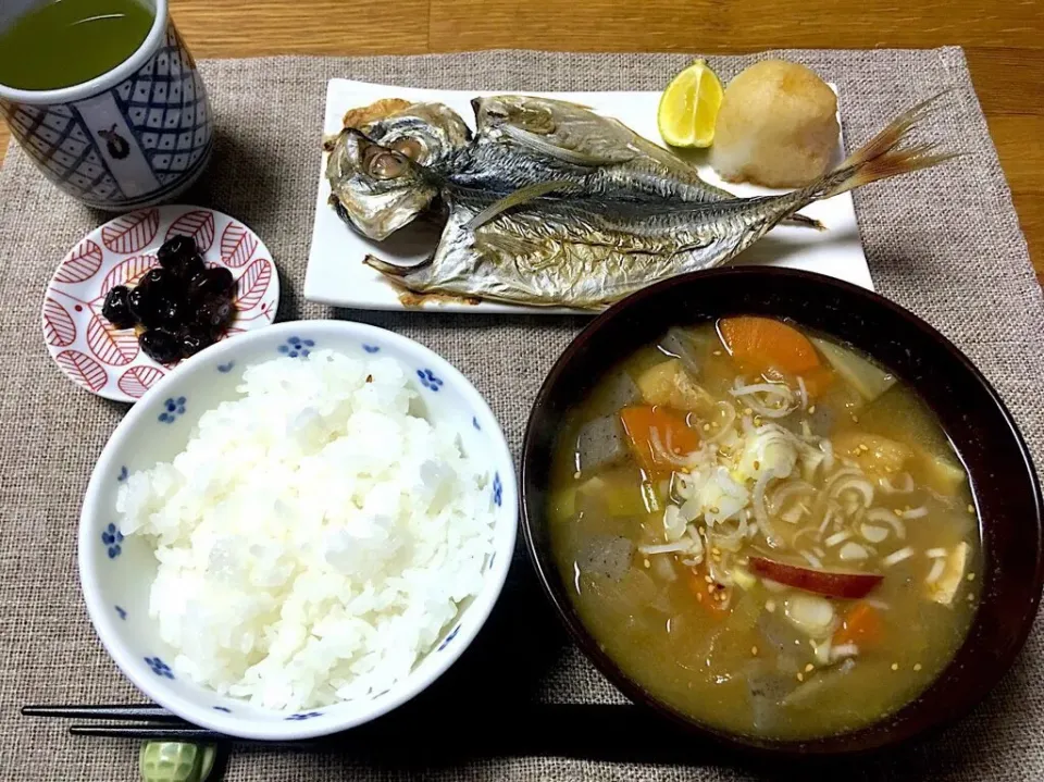 いつかのアジの開き定食
#常備菜  #レモンの酢  #定食風|morimi32さん