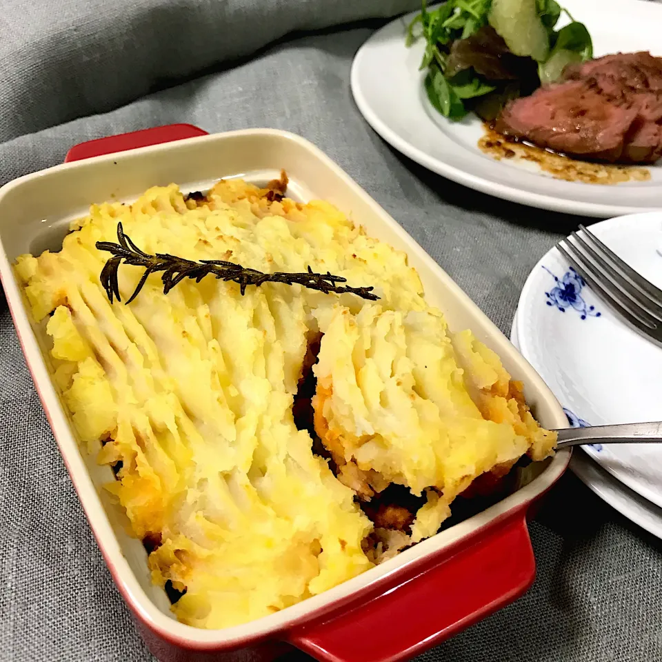 Snapdishの料理写真:cocoaさんの料理 Cottage pie - イギリスのママの味コテージパイ　♪|るん♪さん