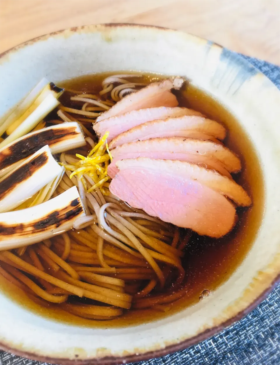 今日のお家で一人ランチは                            鴨南蛮蕎麦✨|ミッチ☆ママさん