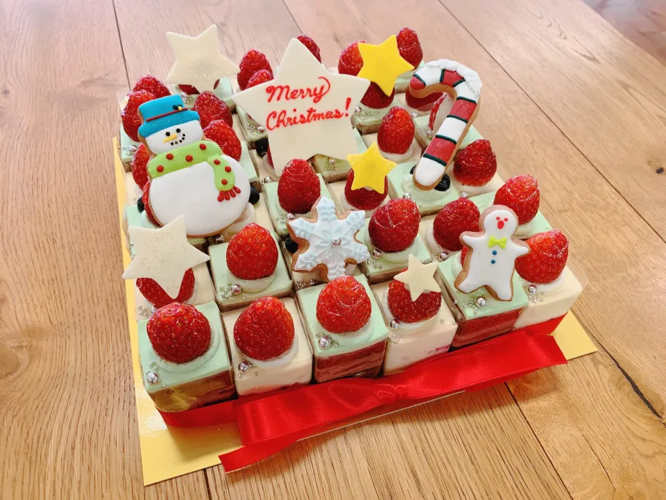 職場でクリスマスケーキ出たよ🎂🎄|chan mitsuさん