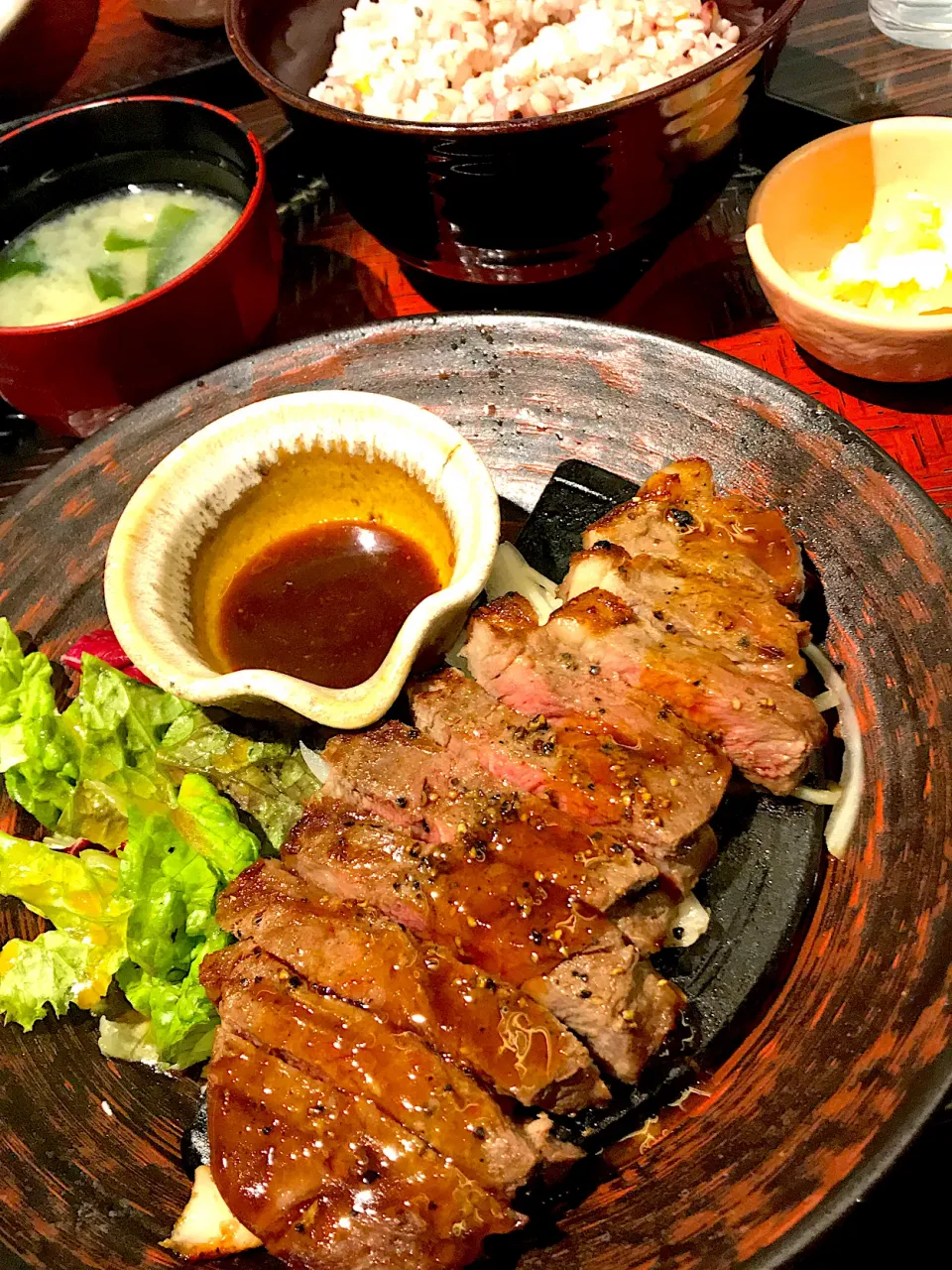 大戸屋で一番高いビフテキの炭火焼き定食🥩|ま〜てぃんさん