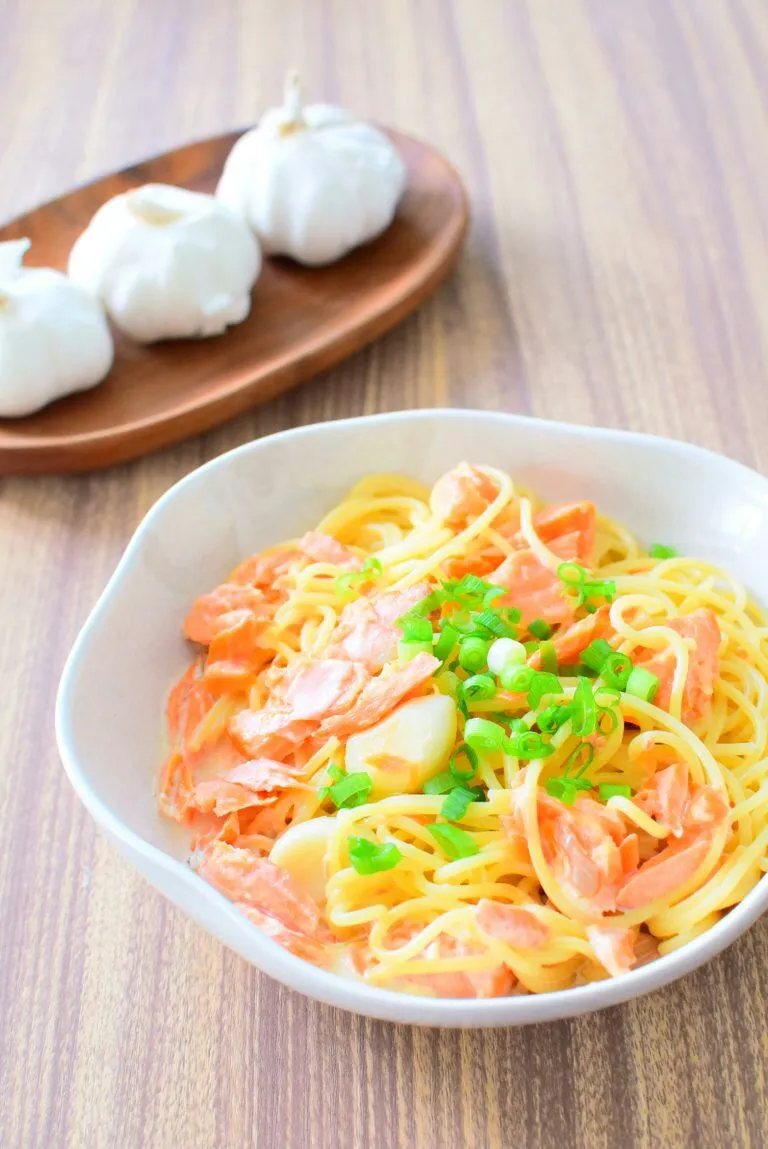 鮭のクリームチーズパスタのレシピ|アマイモノ・クウ蔵さん