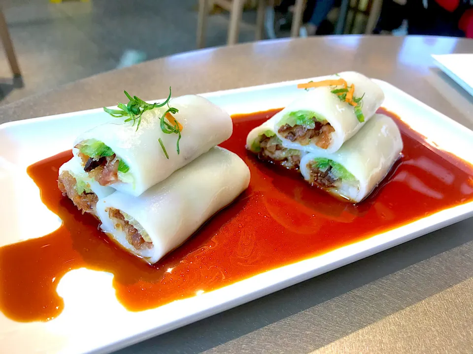 Steamed rice rolls with curved meat|Sky Blueさん