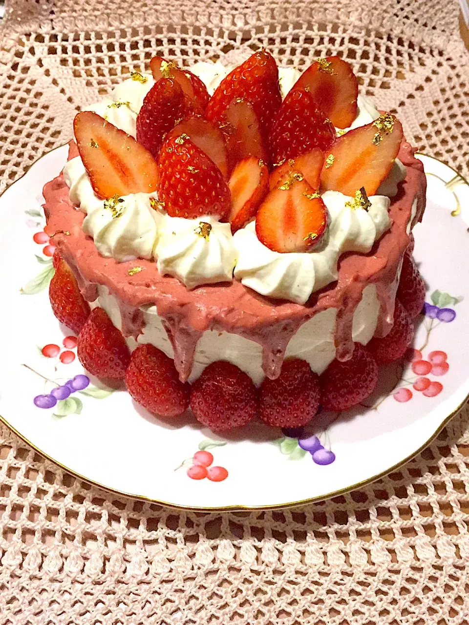 Snapdishの料理写真:いちごのドリップケーキ🍓🎂|ままみさん