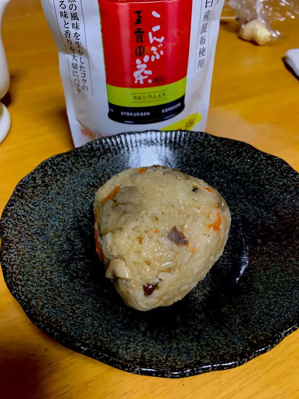 玉露園のこんぶ茶で炊き込みご飯|サエさん