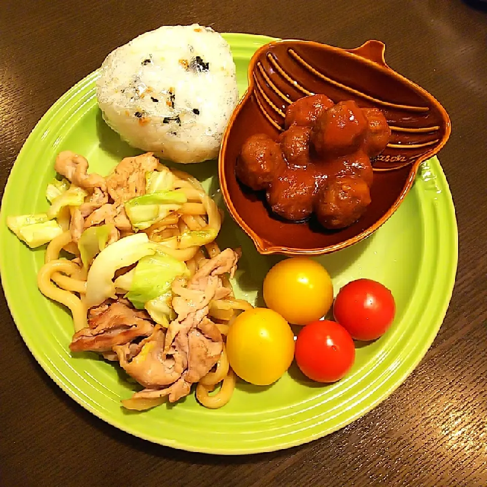 こんぶ茶入り焼きうどんで息子置き弁|Rieさん