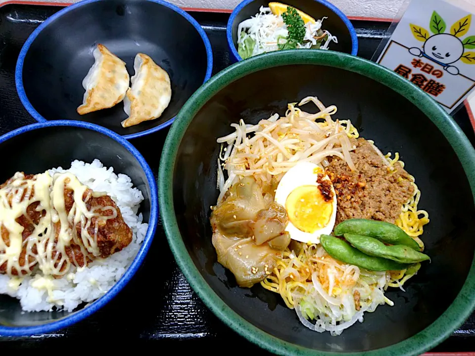 タンタン麺＆ミニ唐揚げ丼セット　餃子付き|nyama1さん