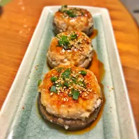 Snapdishの料理写真:肉厚椎茸の肉詰めステーキ♪|Nonさん