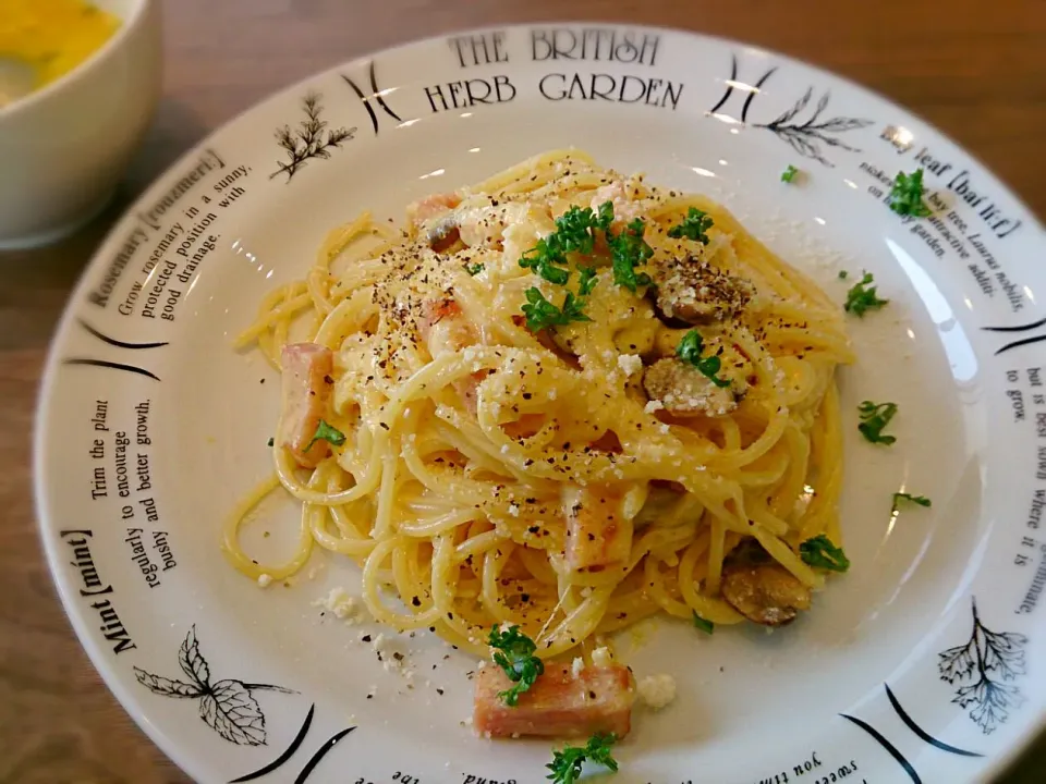 カルボナーラ スパゲティ|古尾谷りかこさん