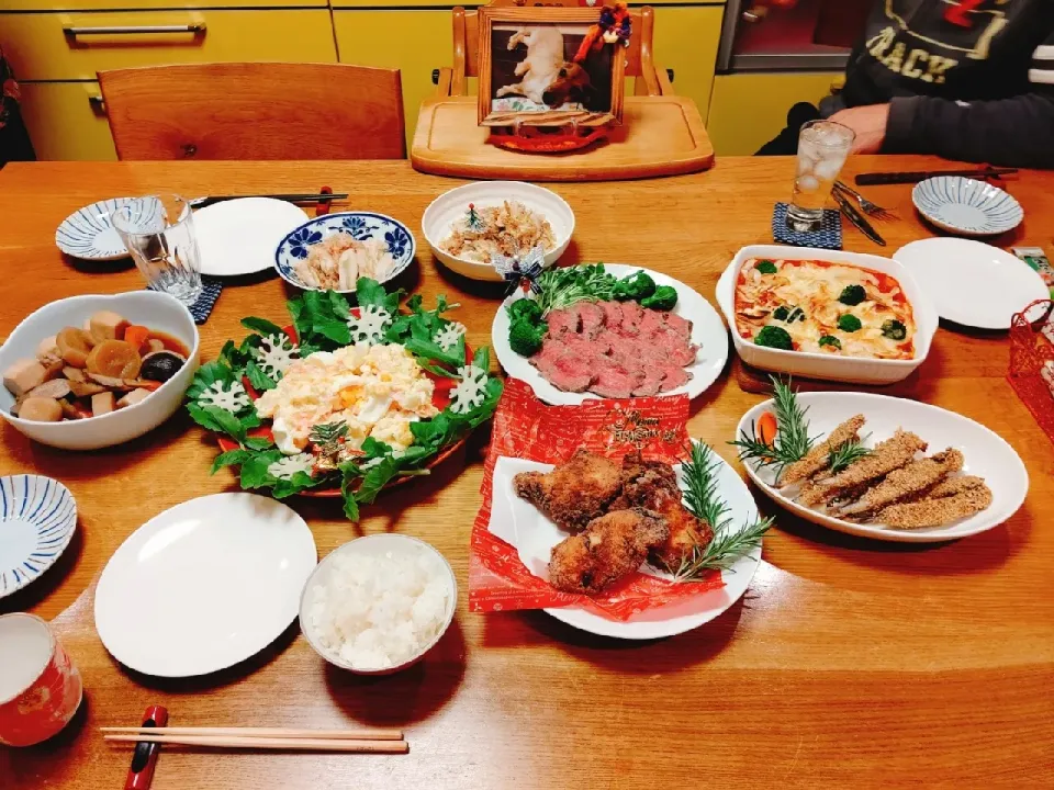 Snapdishの料理写真:ご馳走囲んでクリスマス2019
イブイブイブの晩ごはん風景🎄🎅🎁✨|Naomi Furuyaさん