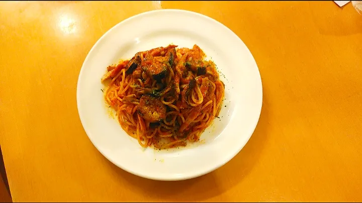 💕ベーコンと舞茸のトマトソースパスタ💕|yuiママさん