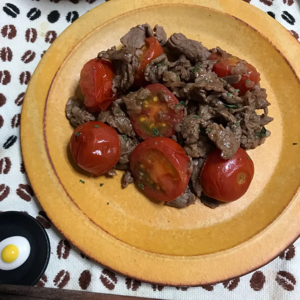 Snapdishの料理写真:牛肉とトマトのオイスター炒め|あさかさん