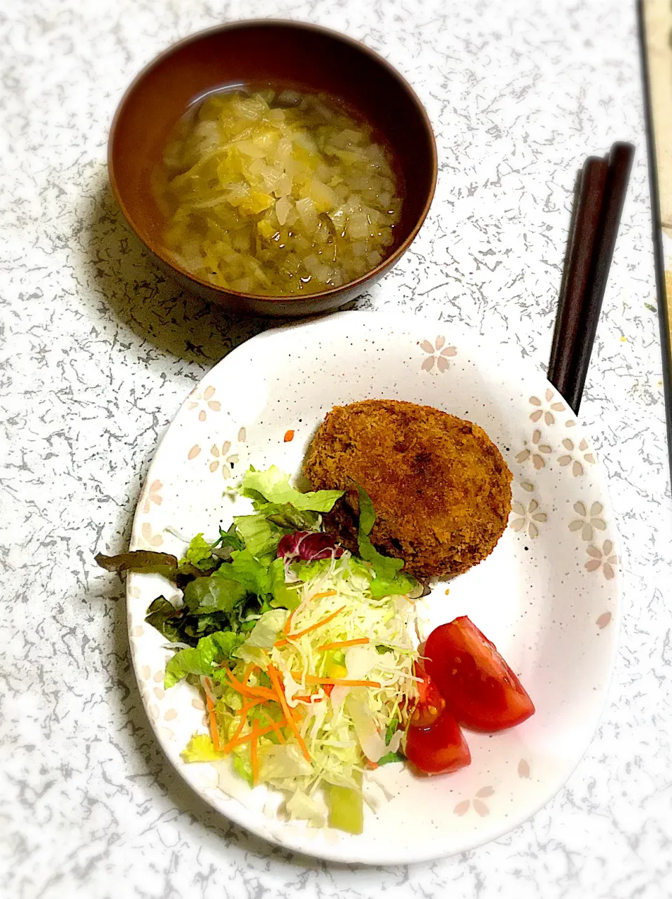 Snapdishの料理写真:かぼちゃ入りメンチカツと白菜肉団子のコンソメスープ|波瑠 燐華さん