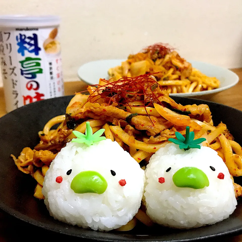 Snapdishの料理写真:豚キムチ焼きうどん|mnkさん