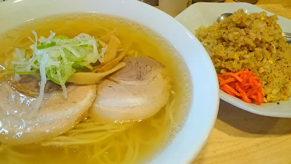 【TRY2019 - 2020
新人賞にぼし部門】
中華そば 来味 板橋店
ラーチャン
（ラーメンと半チャーハン）
＠板橋区役所前、新板橋、板橋
19248|大脇さん