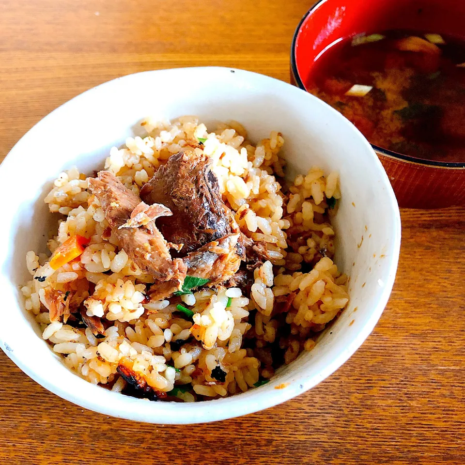 サンマの缶詰で簡単炊き込みご飯|まきろんさん