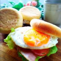 皆様お世話になりました♡今年の焼き納めはイングリッシュマフィン♡