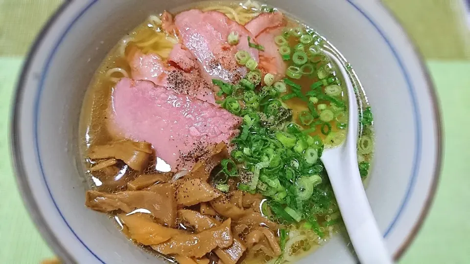 Snapdishの料理写真:★今夜の夕飯 2019年last★
☆行列のできる店のラーメン 函館あっさり塩
(帆立と昆布の合わせだし)
☆strongzeroﾀﾞﾌﾞﾙﾚﾓﾝ|☆Chieco☆さん