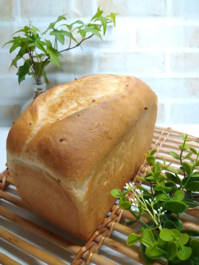 アーモンドバター入り✨バタートップ😊🍞|あみさん