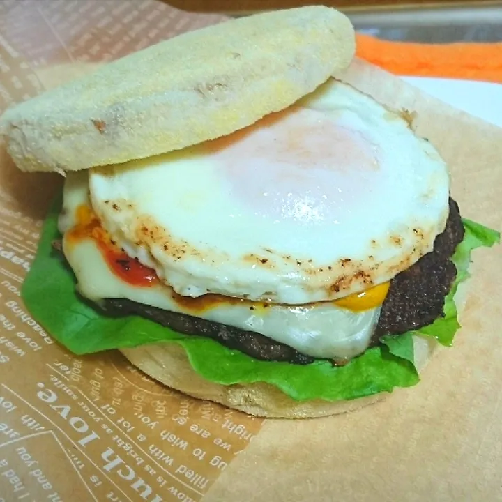 イングリッシュマフィンの朝食🍔|びせんさん