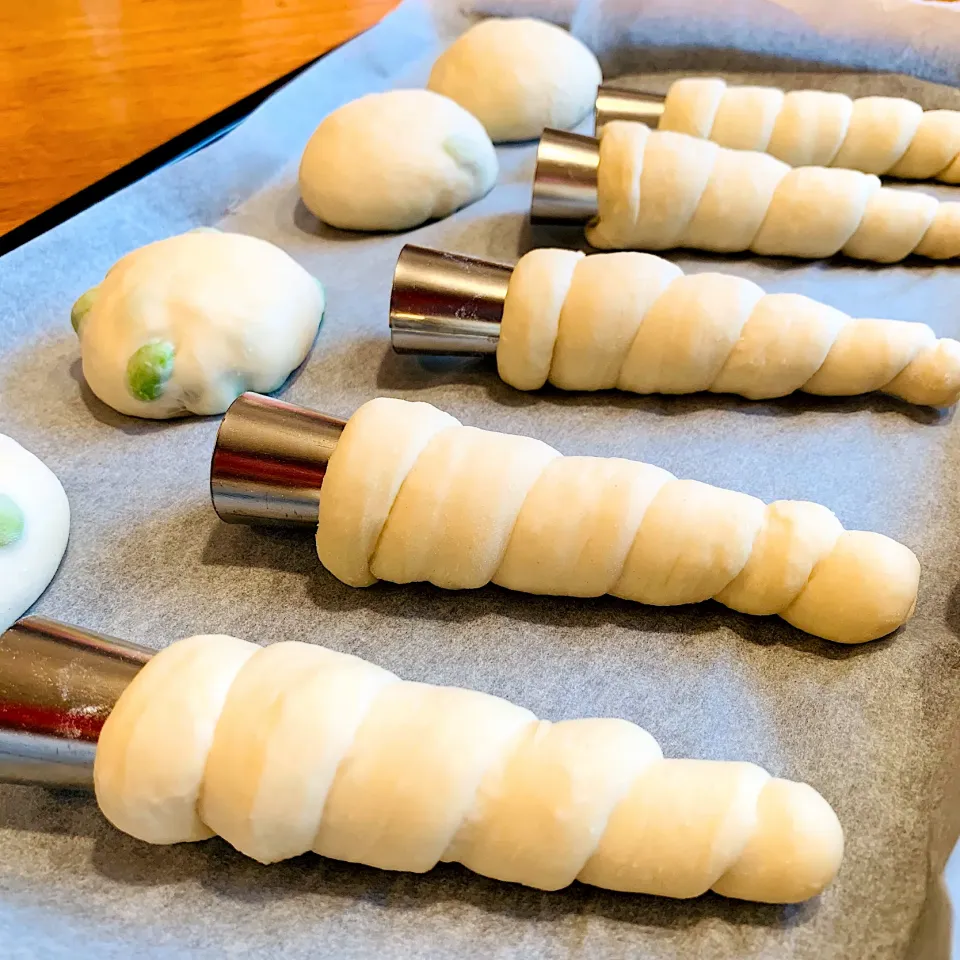 チョココルネパン🍫枝豆パン焼きます|いちごさん