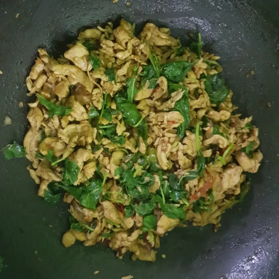 stir fried chicken with basil leaves|patcookingfeverパットさん