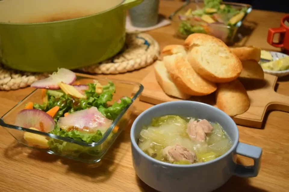 白菜と鶏もも肉の野菜ブイヨンスープ|うにんぱすさん