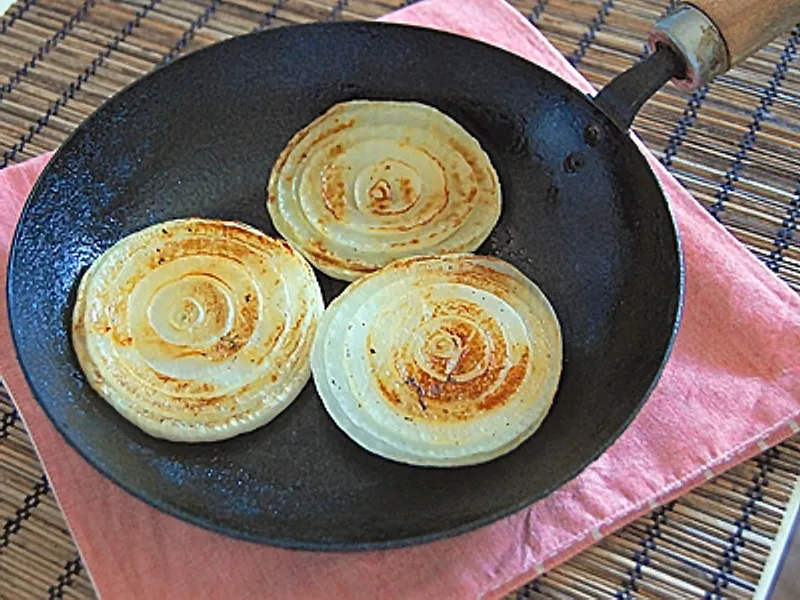 Snapdishの料理写真:新玉ねぎのステーキのレシピ！美味しい野菜料理の作り方 #AllAbout|All About 料理レシピさん