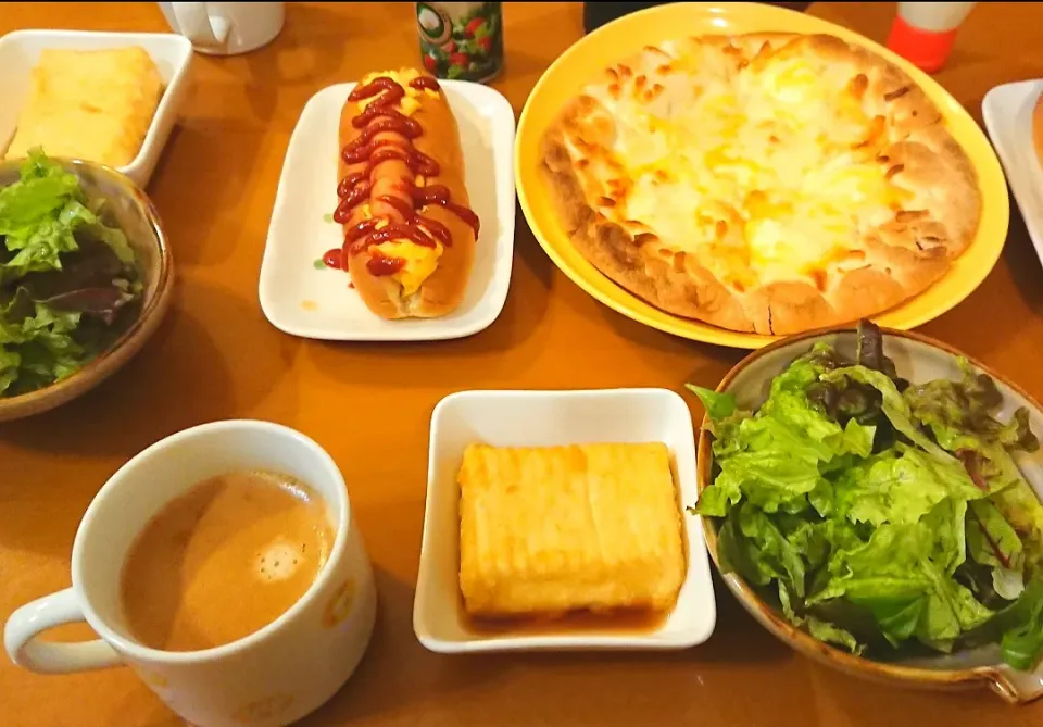 ☆ピザ
☆ホットドッグ
☆野菜サラダ
☆揚げ出し豆腐
☆コーヒー☕|chikakoさん