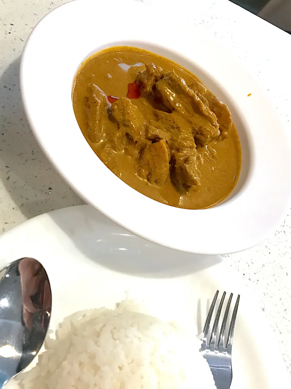 Snapdishの料理写真:beef brisket curry with rice|hweeyhさん