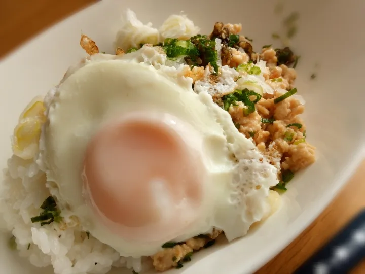 エスニックそぼろ丼♪|＊抹茶＊さん