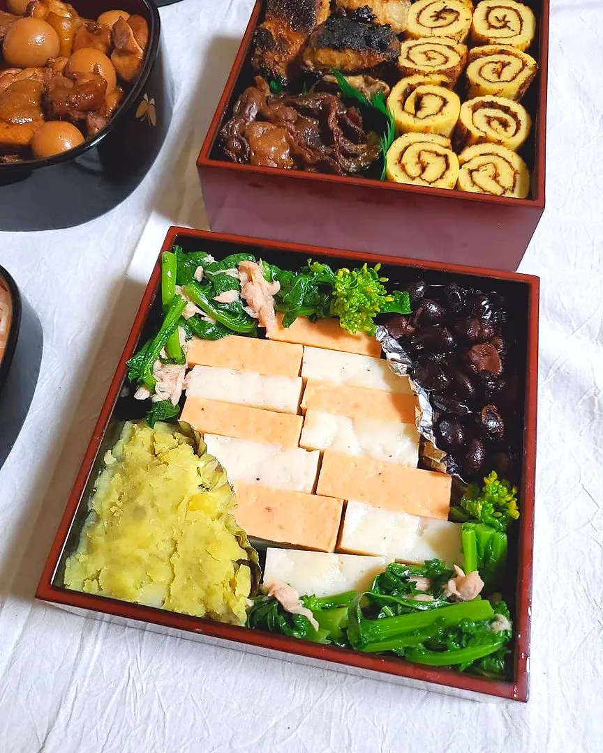 蒲鉾と栗きんとん　黒豆生姜煮　菜の花|kazさん