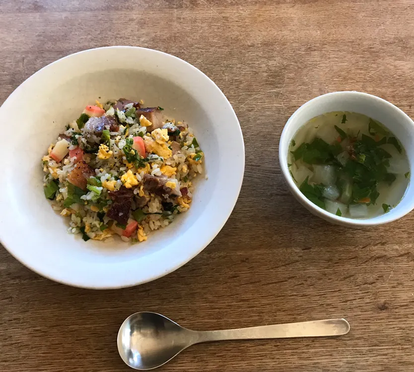 セロリとかまぼこと焼き豚ゴロゴロの炒飯|ボンジュール！さん