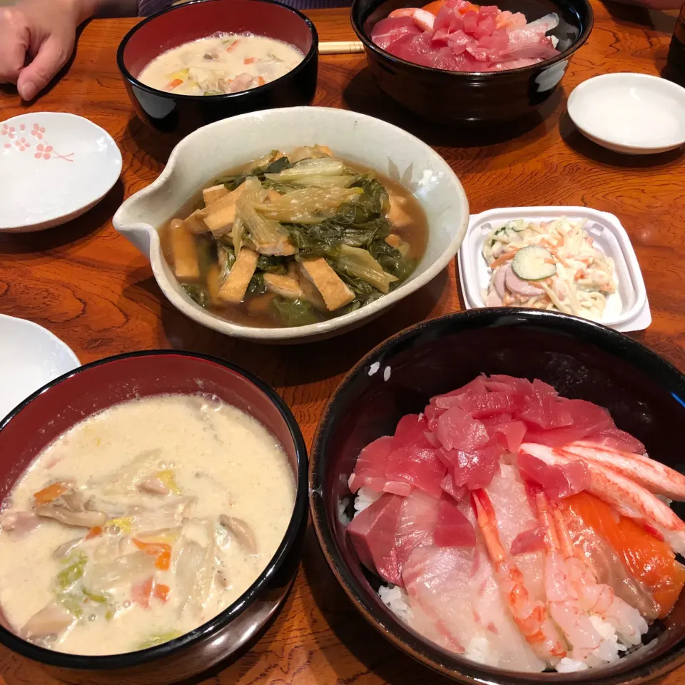 海鮮丼、豆乳みそ汁😋|すかラインさん