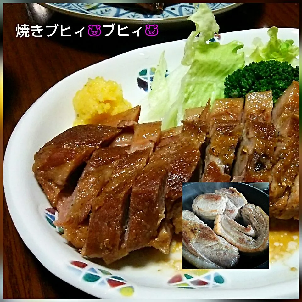 ボンバーさんの焼きブヒィ ブヒィ👋🐷🎵|ゆっこさん